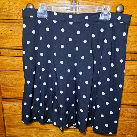 🌟 - OLD NAVY Mini Skirt Black White Polka Dots RAYON XL - Picture 1 of 6